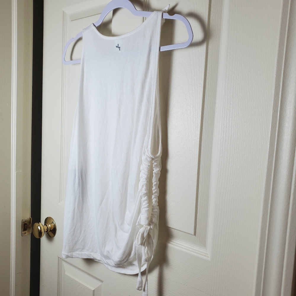 2 WHITE TOPS - Picture 2 of 12